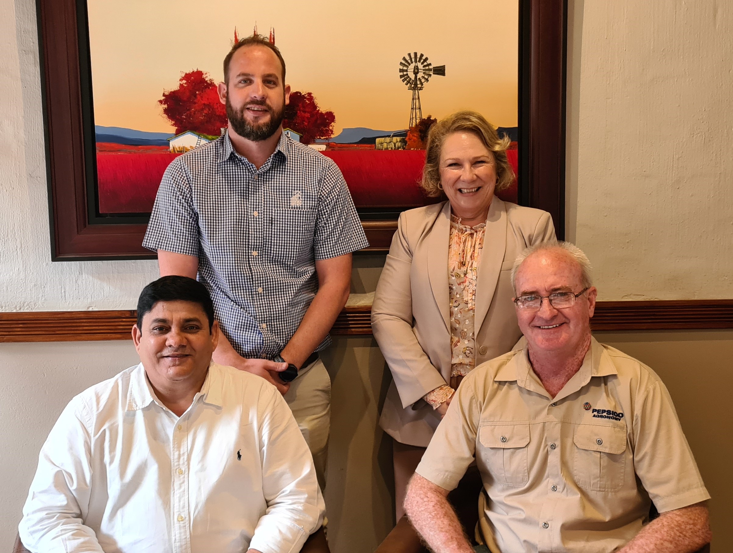 Back Left to Right: André Wessel (Technical Manager PCS), Dr. Ansa van Vuuren (Managing Director PCS). Front Left to Right: Dr. Santosh K. Tiwari (Associate Director, Agro R&D PepsiCo India Holdings), Frank Osler (Technical Services Manager PepsiCo South Africa)